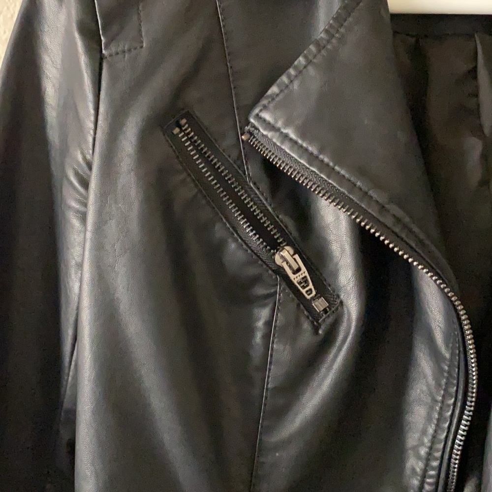 Leather jacket - Picture 4 of 5